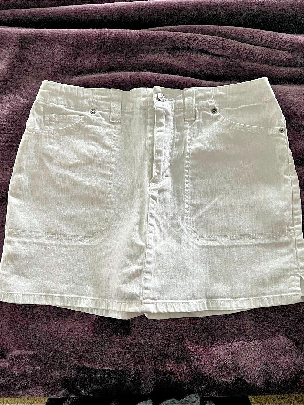 Gloria Vanderbilt White Denim skort Size 8 Like New